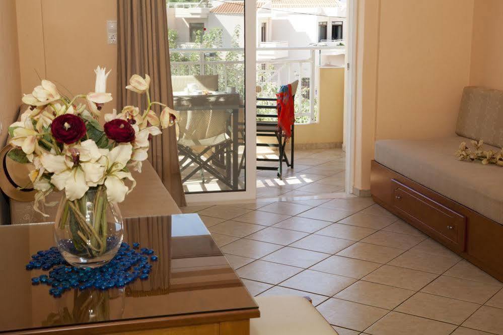 Apartamento Blue Sky Agia Marina Exterior foto