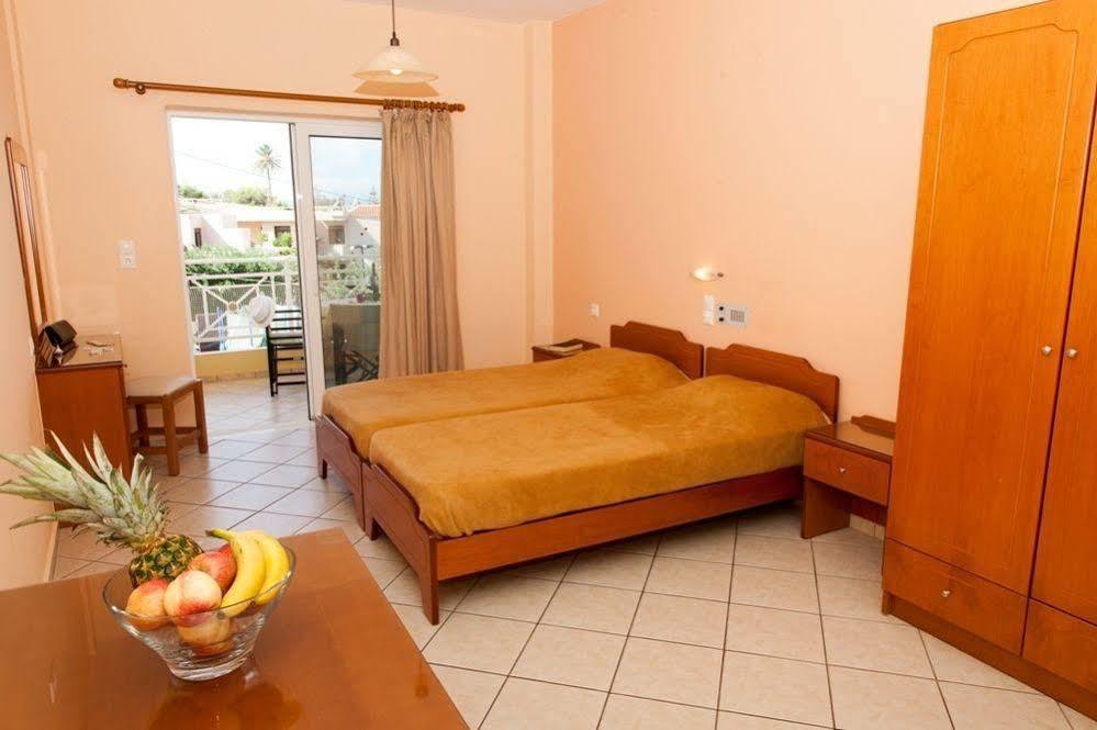 Apartamento Blue Sky Agia Marina Exterior foto